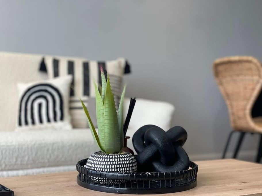 Trendy Apartment In Cardiff Free Parking Buitenkant foto