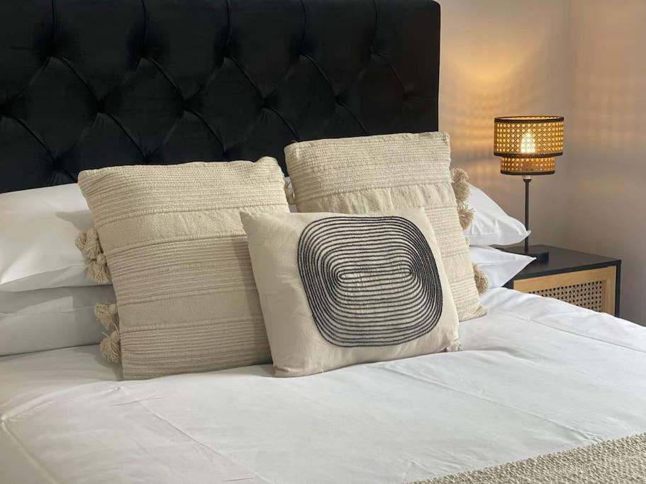 Trendy Apartment In Cardiff Free Parking Buitenkant foto