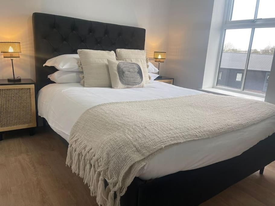 Trendy Apartment In Cardiff Free Parking Buitenkant foto