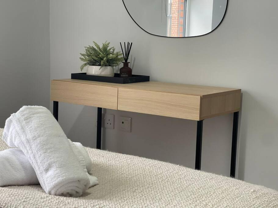 Trendy Apartment In Cardiff Free Parking Buitenkant foto