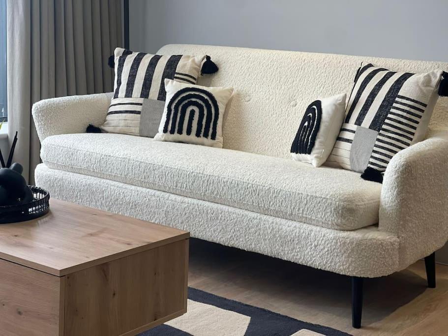 Trendy Apartment In Cardiff Free Parking Buitenkant foto