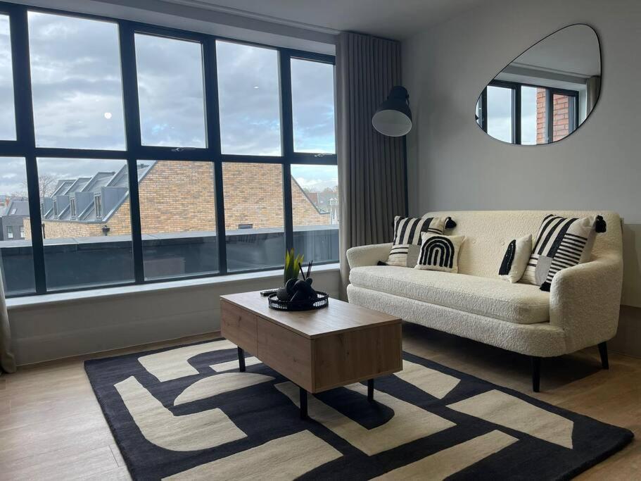 Trendy Apartment In Cardiff Free Parking Buitenkant foto